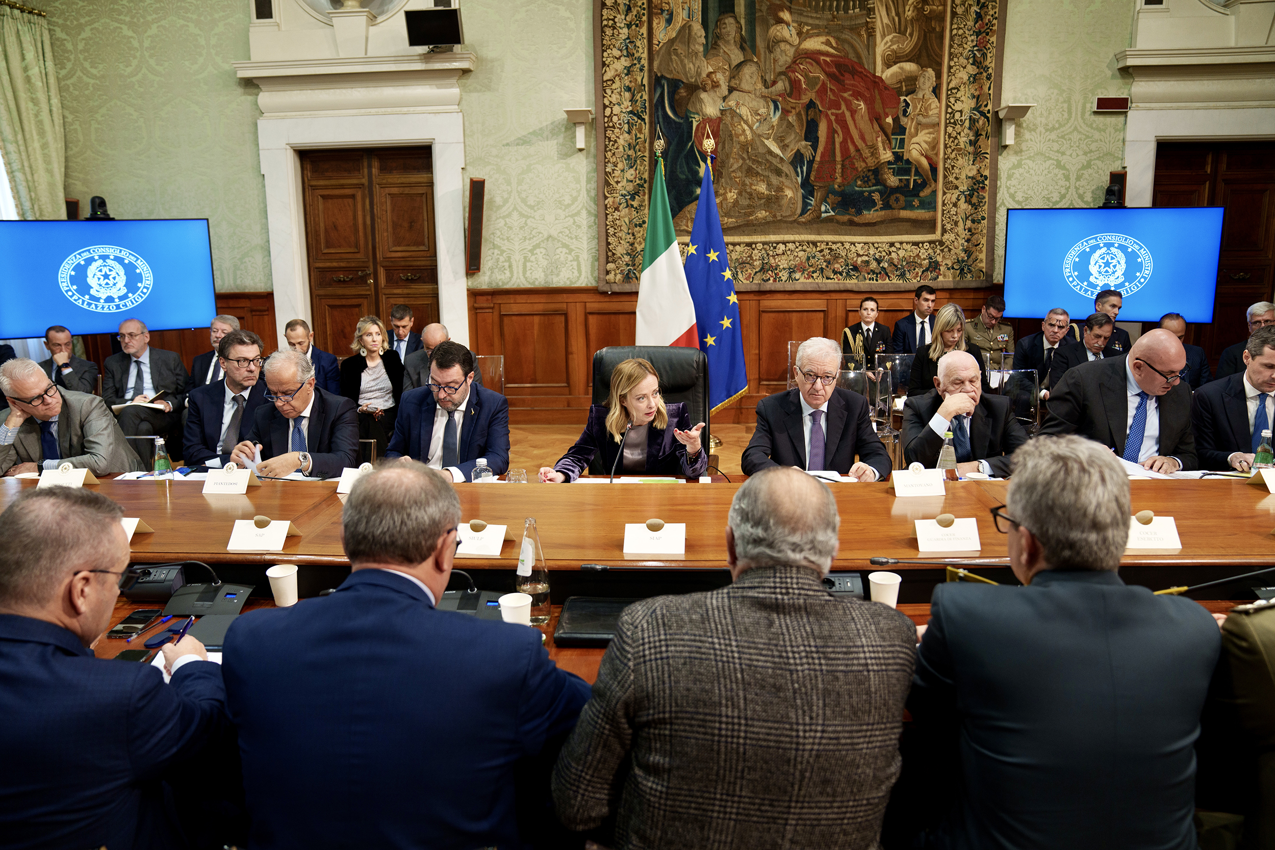 Giro di vite del Governo per la sicurezza urbana