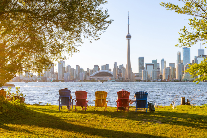 Toronto modifica la zonizzazione per dare input a bar e ristoranti